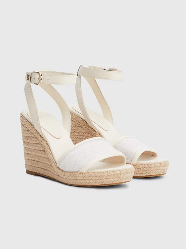 Wedges dengan anyaman kulit